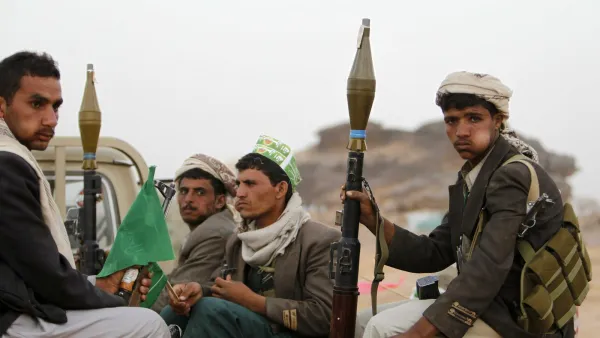 مسلحون يفجرون خطا لنقل الغاز جنوب شرق اليمن