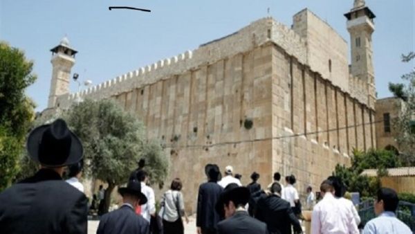 رقصات تلمودية داخل المسجد الإبراهيمي في الخليل