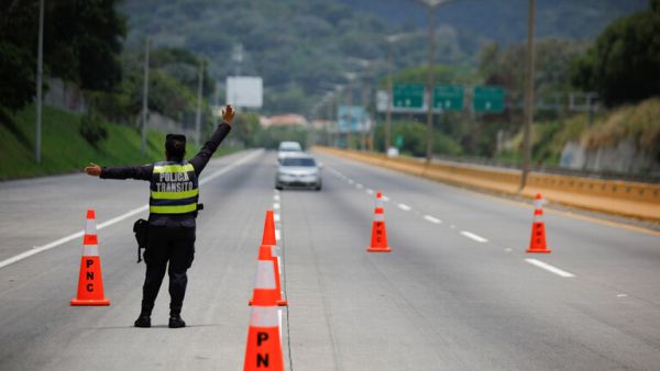المحكمة العليا في السلفادور تقضي بتعليق حالة الطوارئ