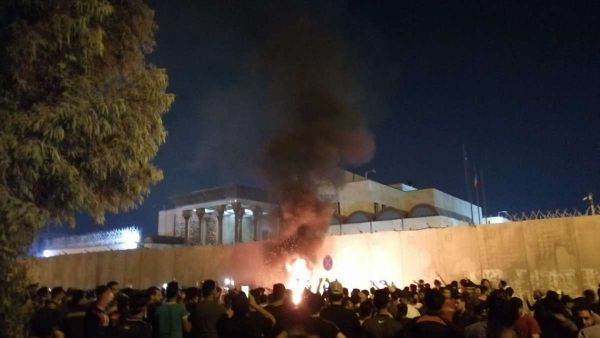 الخارجية العراقية تدين استهداف القنصلية الإيرانية في النجف