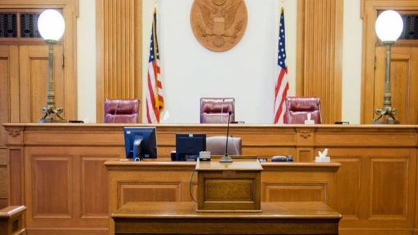 القضاء الأمريكي يأمر ايران بدفع 180 مليون دولار لصحافي كان مسجونا لديها