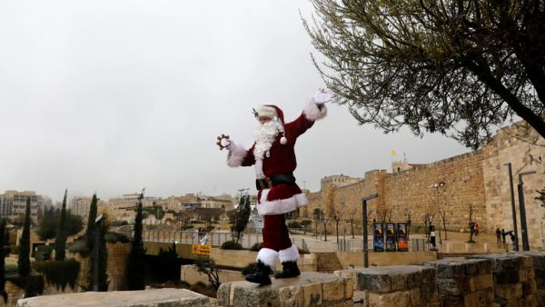 إسرائيل تتراجع عن حظر دخول مسيحيي غزة وتسمح لهم بزيارة المدن المقدسة