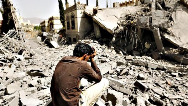 هادي يوجه بتعزيز اليقظة بحضر موت لمواجهة أعمال خارجة عن الدولة