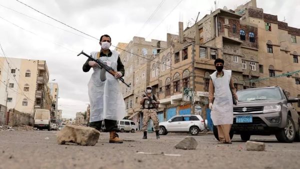 انفجارات عنيفة تهز صنعاء إثر غارات جوية للتحالف السعودي