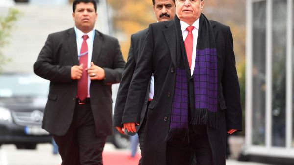 هادي يبحث مع السفير الأمريكي تطورات الأوضاع في اليمن