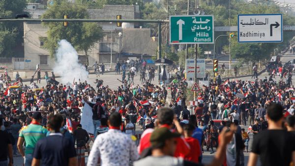 وزارة الدفاع العراقية تعتذر لطالبة تعرضت للقمع في بغداد