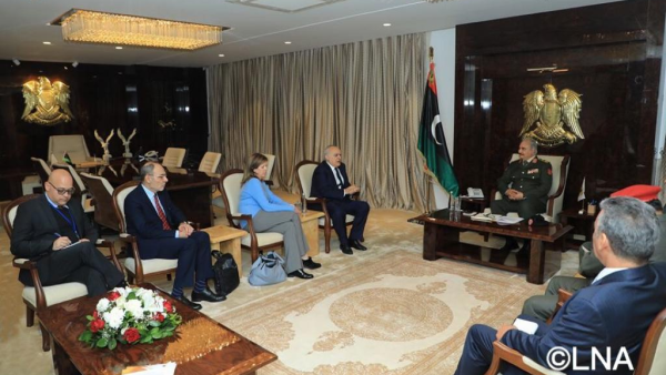 حفتر يؤكد المشاركة في محادثات اللجنة العسكرية بجنيف