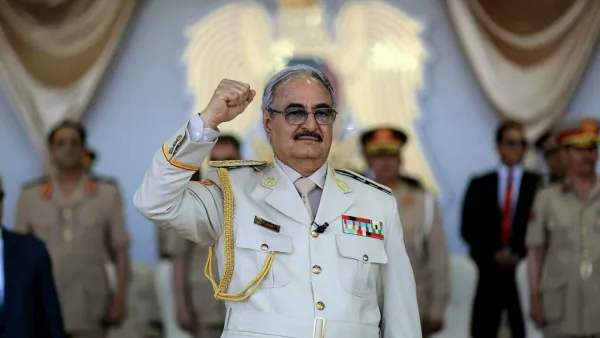 اللواء الليبي المتقاعد خليفة حفتر