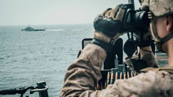 سفينة حربية أمريكية تعبر مضيق تايوان في ظل توتر مع الصين حول كورونا