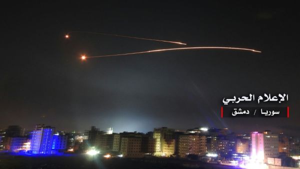 الدفاعات الجوية السورية تتصدى لصواريخ إسرائيلية قرب دمشق