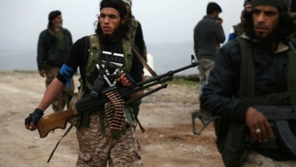 المعارضة السورية تواصل معارك كر وفر بالنيرب بدعم تركي