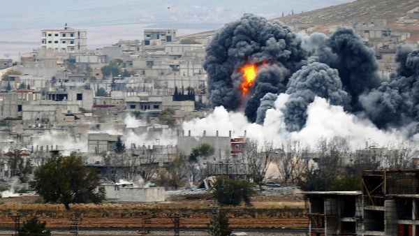 ضربات جوية تقودها روسيا على شمال غرب سوريا الخاضع للمعارضة تقتل 40