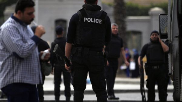 مصر.. منظمة حقوقية تدعو لإلغاء قرارات منع سفر المعارضين