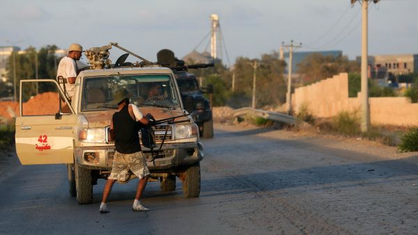 هدوء حذر في محيط طرابلس الليبية