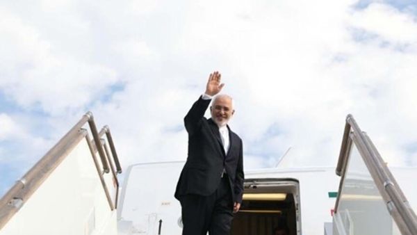 ظريف ينشر خرائط توضح موقع الطائرة الأمريكية المسيرة في الجو 