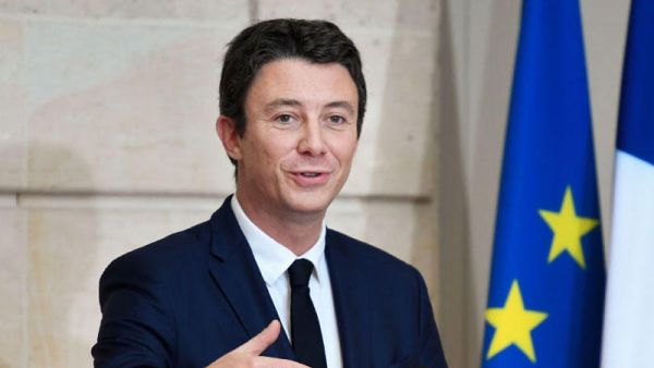 حزب ماكرون يختار مواليا له لخوض انتخابات بلدية باريس