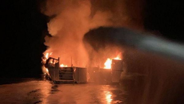 التحقيق بحريق أغرق سفينة غوص بكاليفورنيا وقتل 34 راكبا