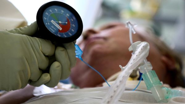 إصابات كورونا حول العالم تقترب من 43,5 مليون