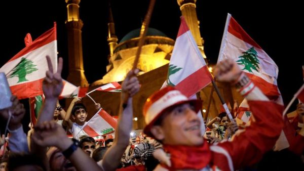 متظاهرون يتعهدون بمنع عقد جلسة للبرلمان وانتشار أمني كثيف وسط بيروت