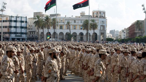 خسائر بالمليارات بسبب الصراع على السلطة في ليبيا