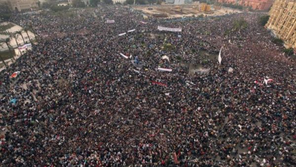 حالة ترقب بمصر وتشديد أمني قبل يوم من ذكرى ثورة 25 يناير