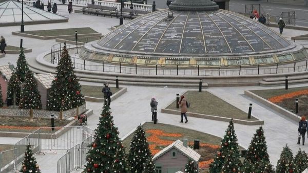 ساحة مانيج القريبة من الكرملين في موسكو