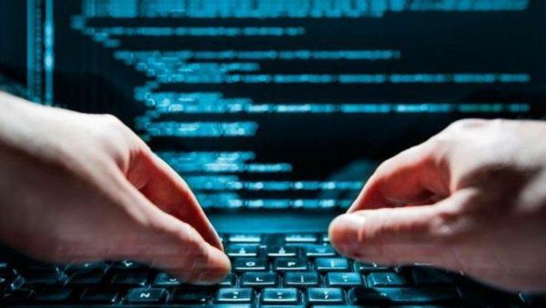 الهجمات الإلكترونية