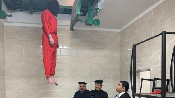 السلطات في مصر تذيع لحظة إعدام هشام عشماوي لأول مرة (شاهد)