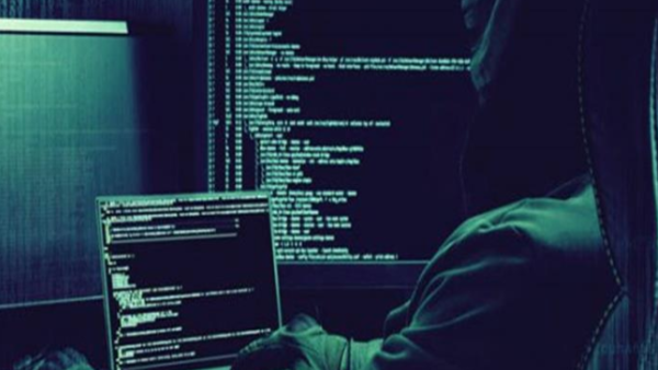 هكر يخترق وزارة عراقية.. "مغلق بأمر الشعب"