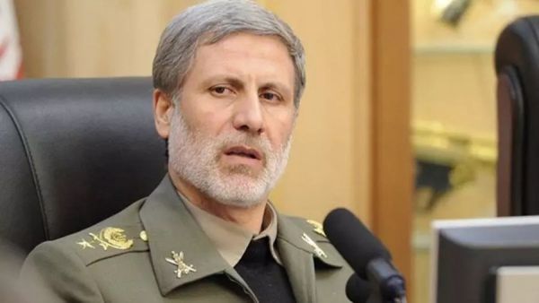 وزير الدفاع الإيراني البريجادير جنرال أمير حاتمي