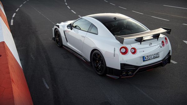 مزايا ديناميكية معززة وألياف الكربون خفيفة الوزن تجتمع في نيسان GT-R نيسمو 2020 الجديدة