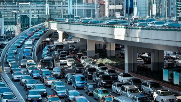 مبيعات السيارات في أكبر سوق في العالم تراجعت 0.1 بالمئة في ديسمبر مقارنة بها قبل عام