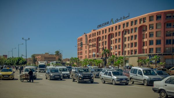 يعتبر المصنعون وأصحاب شركات إنتاج السيارات أن الترحيل تمليه الرغبة في خفض التكاليف