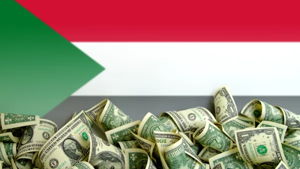 المصارف السودانية ظلت منذ فبراير 2018، تشهد تزاحما للعملاء للحصول على مبالغ مالية من أرصدتهم لتلبية احتياجاتهم اليومية