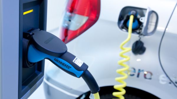 ألمانيا تعتزم العمل من أجل تمديد صرف حافز شراء السيارة الكهربائية حتى 2025 