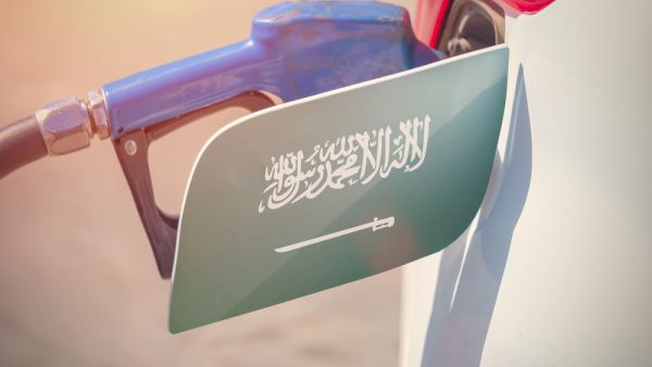 كانت الحكومة السعودية أقرت نهاية عام 2015 التحرك الفعلي لرفع الدعم الجزئي عن المحروقات ومواد الطاقة