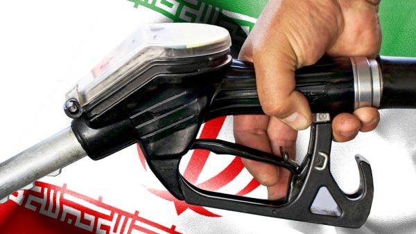 رغم احتياطياتها الضخمة من الطاقة، تجد إيران صعوبة منذ سنوات في تلبية الطلب المحلي على الوقود بسبب نقص السعة التكريرية 