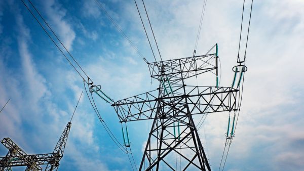 الأردن يزود العراق بالطاقة الكهربائية