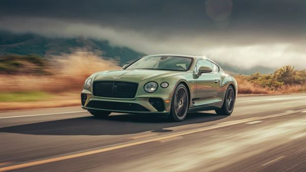 سيارة بنتلي GT V8