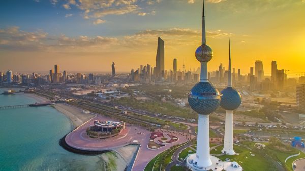الكویت تغلق 66 متجرا بالعاصمة لمخالفتها الإجراءات الاحترازیة