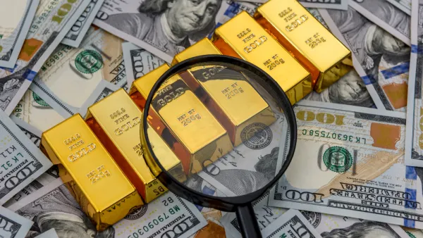 لم يطرأ تغير يذكر على سعر الذهب في المعاملات الفورية