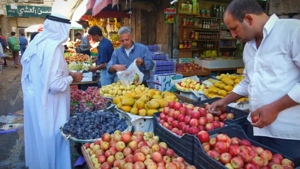 من بين السلع التي شملها الحظر الأردني، الشاي والزيت وبعض المنتجات الغذائية مثل لحوم الدواجن والأسماك وأصناف من البقوليات والخبز والخضروات 
