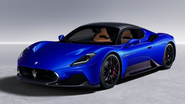 جميع سيارات مازيراتي ستحمل محركات كهربائية في 2025