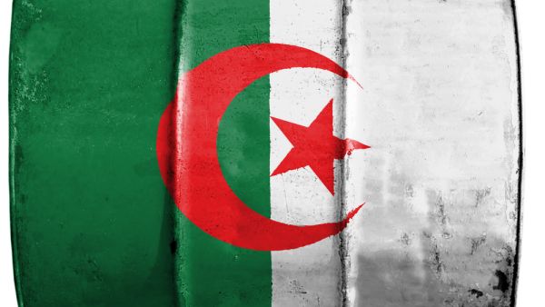 يأتي احتجاز ناقلة النفط الجزائرية من طرف البحرية الإيرانية، يوم الجمعة المنصرم، ساعات قليلة، بعد احتجاز الحرس الثوري الايراني ناقلة بريطانية