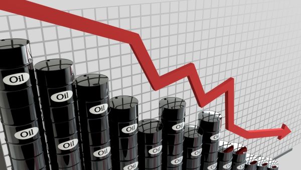 أسعار النفط تنخفض بفعل احتمال عودة الإمدادات الليبية