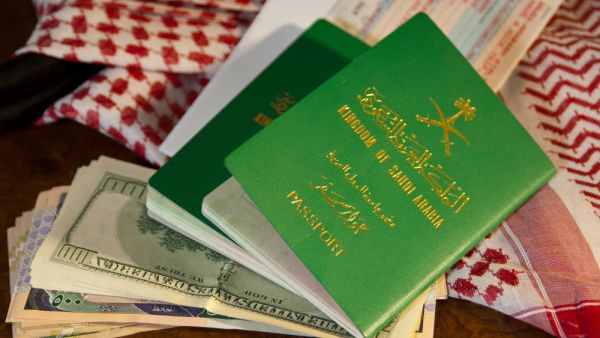 السعودية تمنح إذن السفر لثلاث فئات فقط