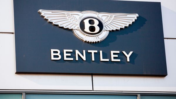 بنتلي تتوقع نمو السيارات الكهربائية بعد أزمة كورونا 