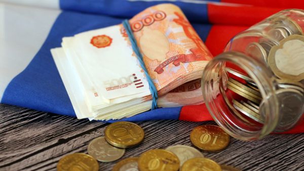الاقتصاد الروسي يدخل مرحلة استعادة النشاط تدريجياً اعتباراً من اليوم 