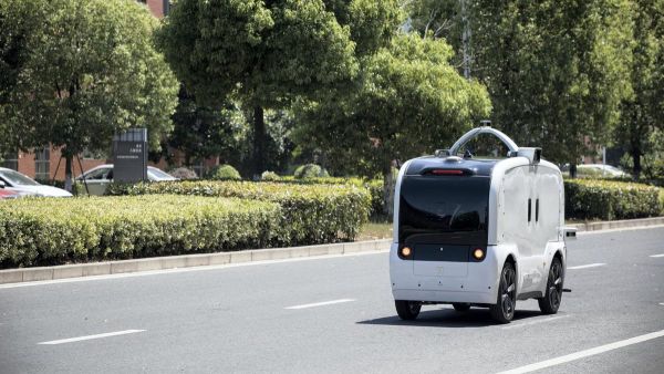 تهدف حكومة دبي، من جانبها، إلى أن يكون ربع وسائل النقل مستقلاً في الإمارة بحلول عام 2030