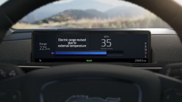 فورد تتحدث عن ميزة “المدى الذكي” الخاصة بموستانج Mach-E